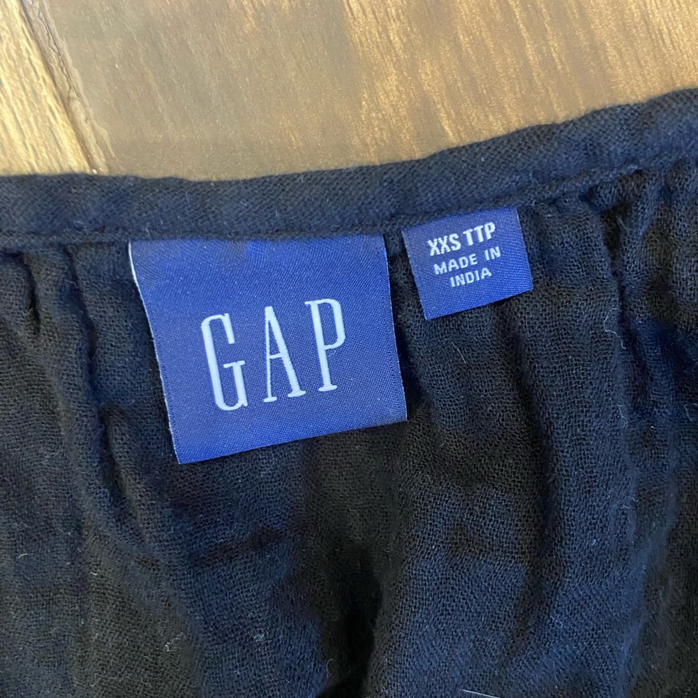 GAP Black Ruffled Crop Top - Picture 5 of 5